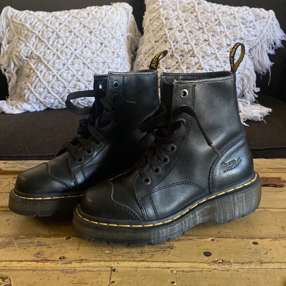 DR. MARTENS COMBAT BOOTS LEATHER BOOT BLACK MOTO CHUNKY HEEL LACE UP BOOTS 5 7